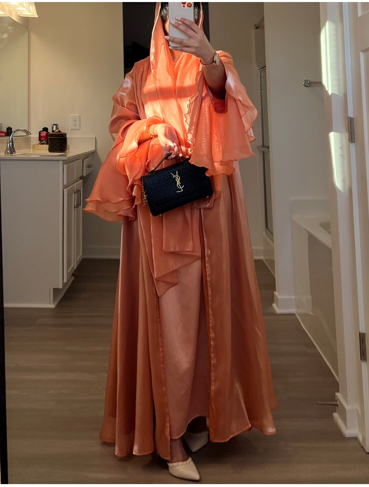 Amira abaya