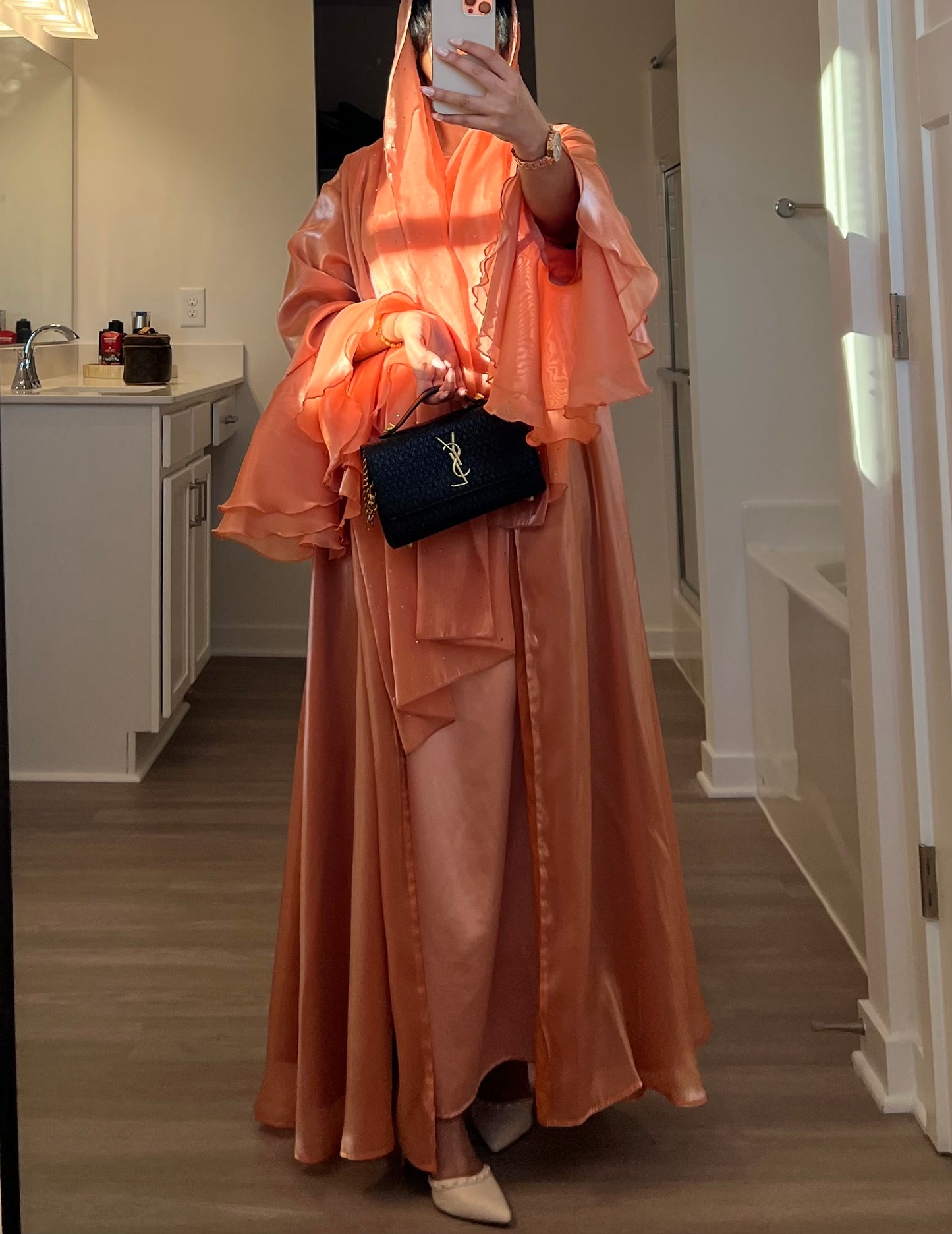 Amira abaya